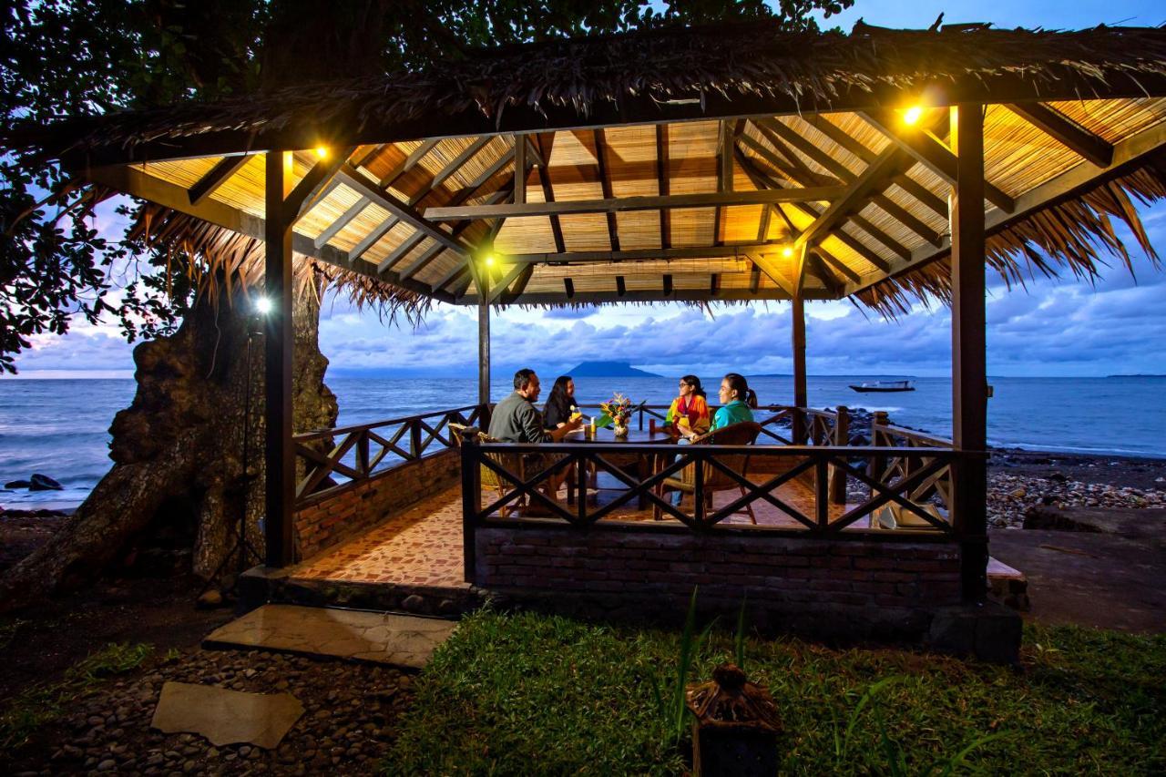 Murex Dive Resort Manado Buitenkant foto