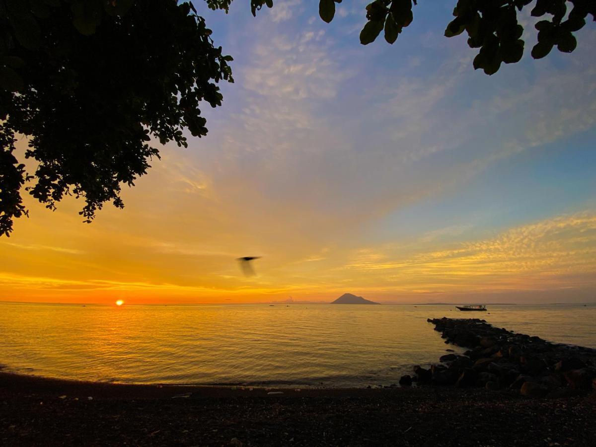 Murex Dive Resort Manado Buitenkant foto