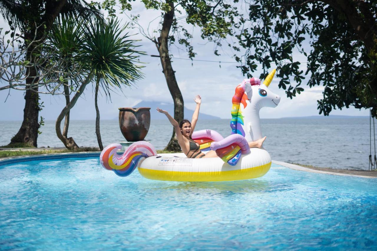 Murex Dive Resort Manado Buitenkant foto