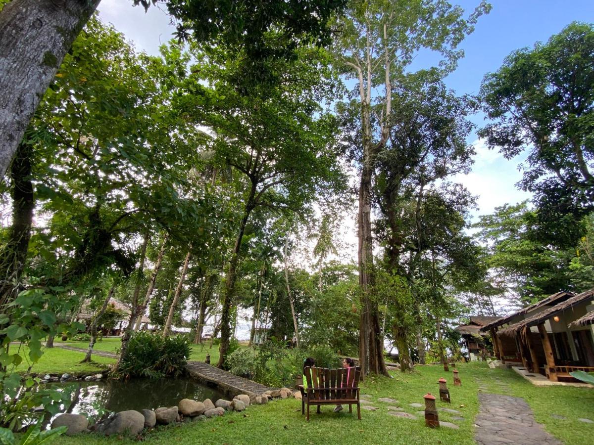 Murex Dive Resort Manado Buitenkant foto