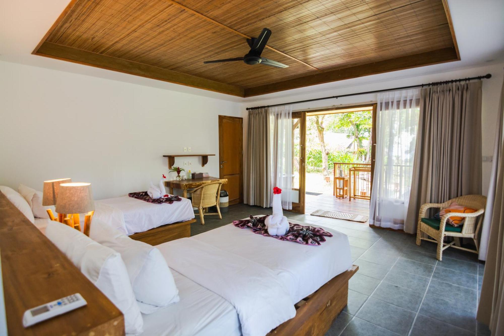 Murex Dive Resort Manado Buitenkant foto