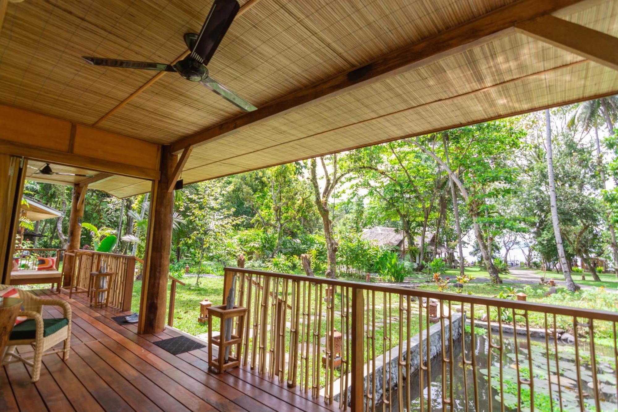 Murex Dive Resort Manado Buitenkant foto