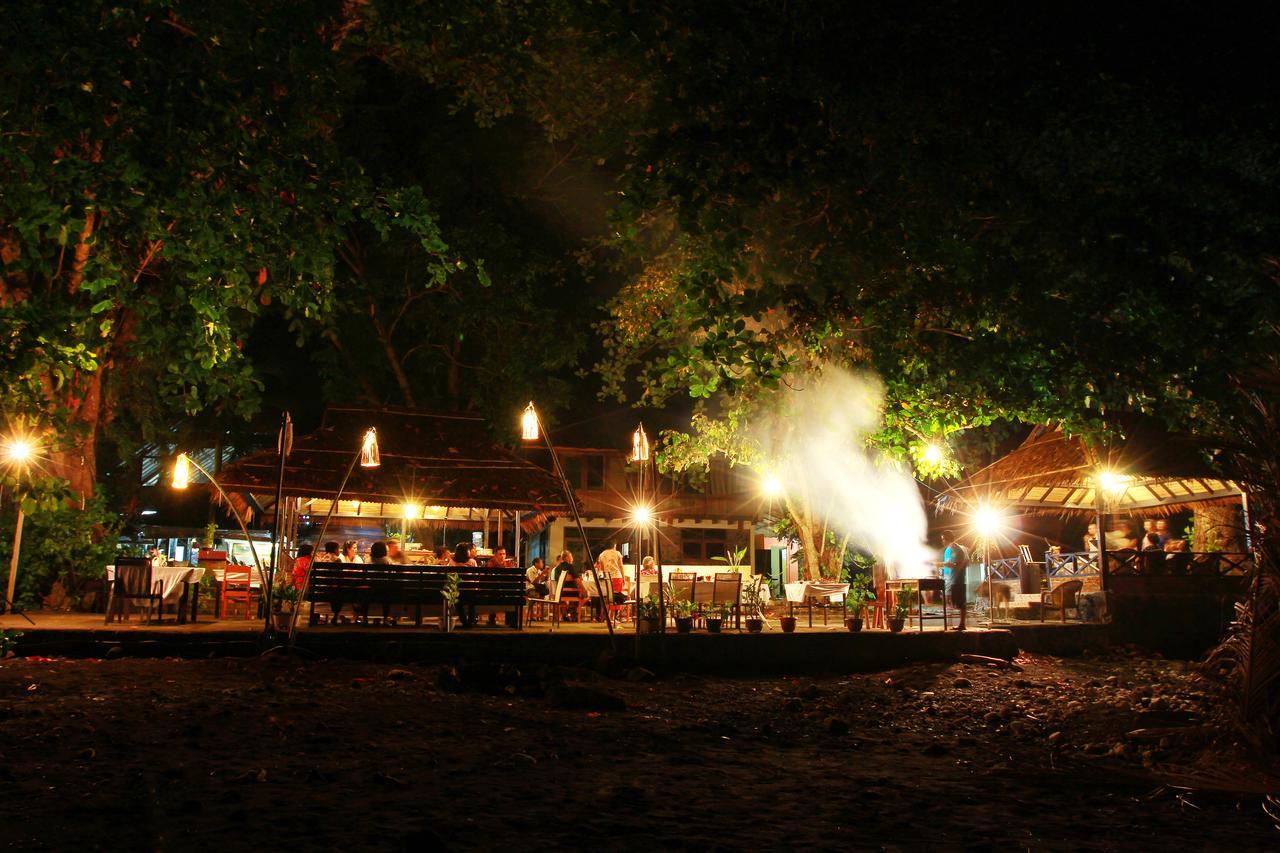 Murex Dive Resort Manado Buitenkant foto