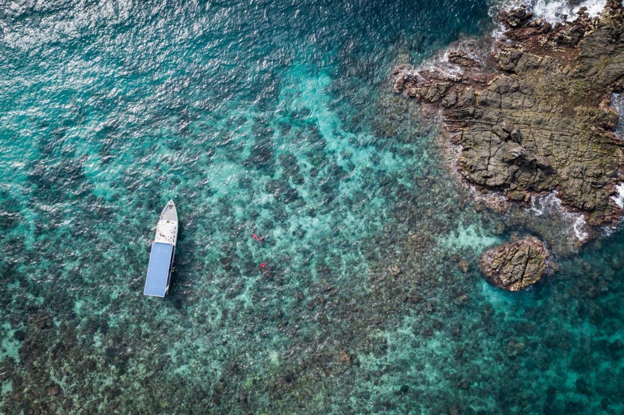 Murex Dive Resort Manado Buitenkant foto